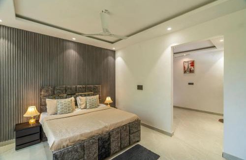 Faridabad Complejo | Bloom Haven by Madaan