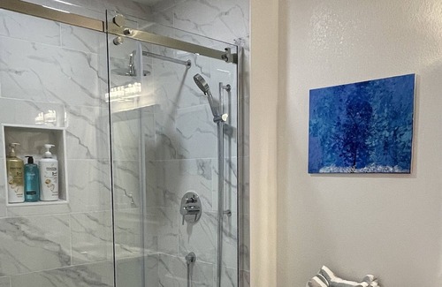 Hayward Casa | Blossom's Bay Area Resorts