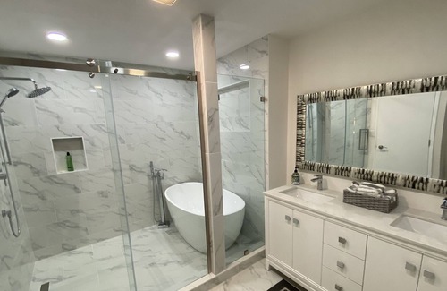 Hayward Casa | Blossom's Bay Area Resorts