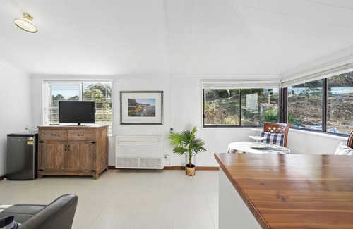 Nubeena Casa | Blossoms on the Bay - Nubeena