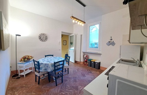 Porto Valtravaglia Apartamento | Blu - Borgo Antico by Interhome