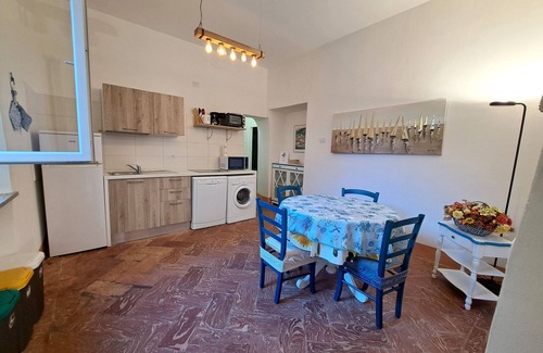 Porto Valtravaglia Apartamento | Blu - Borgo Antico by Interhome