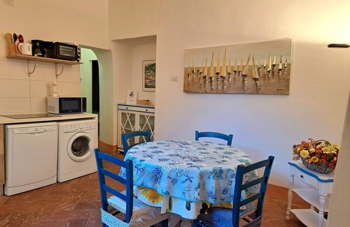 Porto Valtravaglia Apartamento | Blu - Borgo Antico by Interhome