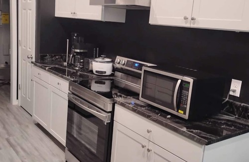 Nacogdoches Apartamento | Blue 202, 2 mins to SFA apt center NAC city, 2br2baths3beds+sofa-bed