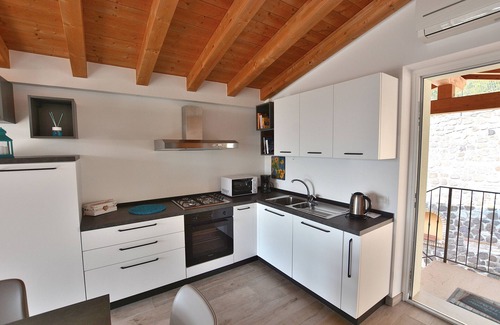 Marciaga Apartamento | Blue Apartment in Marciaga di Costermano