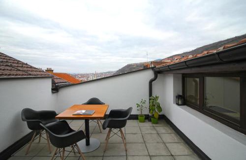Prizren Apartamento | Blue apartment over Prizren roofs