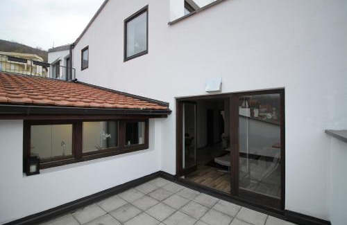 Prizren Apartamento | Blue apartment over Prizren roofs