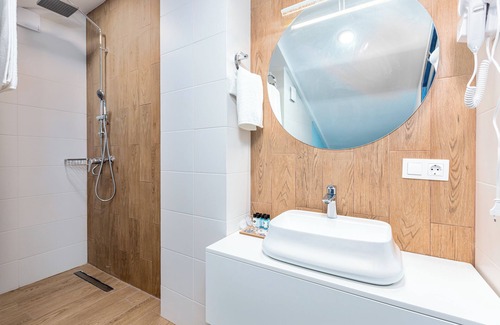 Tbilisi City Centre Hotel | Blue Balcony Hotel