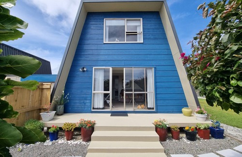 Waikanae Chalet De Esquí | Blue Beach Chalet
