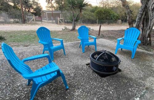 Bandera Casa | Blue Bird Cottage