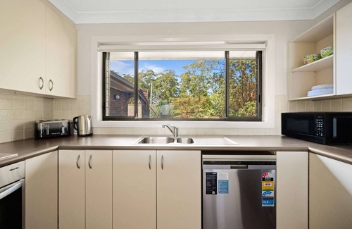 Terrigal Casa | “Blue Bird” – Oceanview, Spa & Games Room