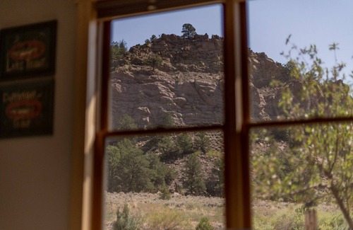 Salida Casa | Blue Bottle Trout Camp and Cottage- Gold Medal Fly Fishing on the Arkansas!