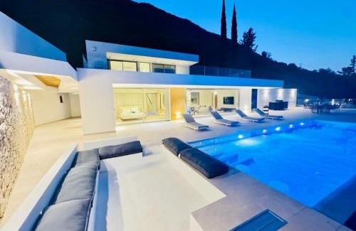 Ellomenos Villa | Blue Breeze Villa