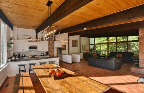 The Blue Mountains Cabaña | ★ Blue Chalet ★HOT TUB+SAUNA!
