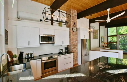 The Blue Mountains Cabaña | ★ Blue Chalet ★HOT TUB+SAUNA!
