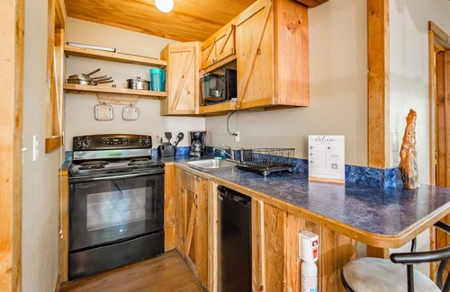 Edgemont Cabina | Blue Clouds Resort Rustic Charm