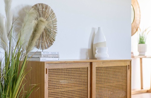 Alonnah Casa | Blue Cottage Bruny Island, ALONNAH, fabulous water views, wood heater, near Pub