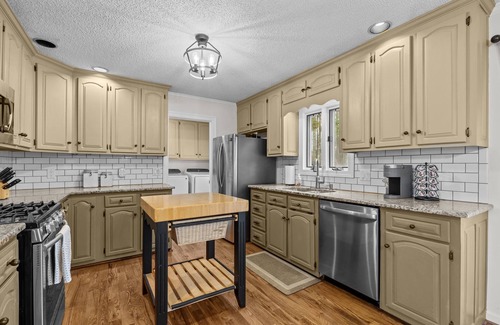 South River Casa | Blue Crab Shores: Waterfront Oasis with Stunning Views & Endless Possibilities