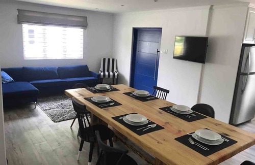 Halcyon Heights Casa | Blue Door Beach House - 3 bed 2 bath w/ AC, WIFI, KITCHEN, WASH/DRY & CABLE