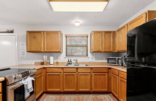 Canyon Lake Cabaña | Blue Door Cottage Family Game Room - Family Friendly!