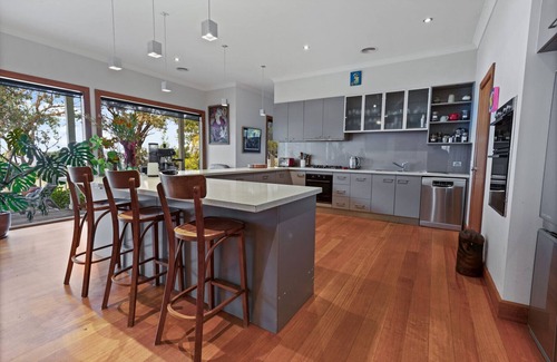 Raymond Island Casa | Blue Doors on the Lakes: Escape to a beautiful waterfront home on the Island