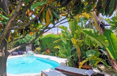 Riou - Petit Juas - Av de Grasse Casa | Blue Dream Cannes Guest House