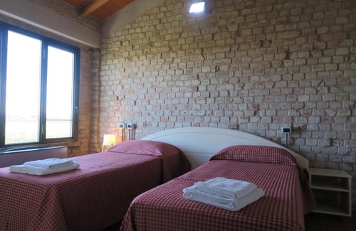 Soragna Casa | Blue Garibaldi Room & Breakfast