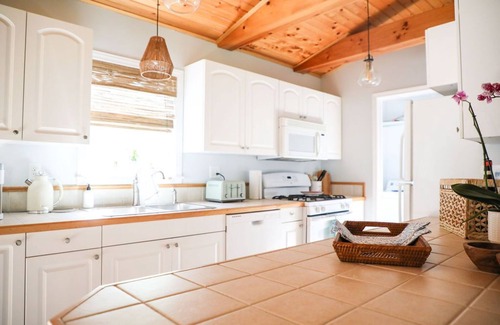 New Buffalo Cabaña | Blue Haven Cottage - New Buffalo Beach, near Wineries & Breweries