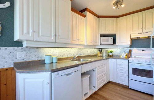 Dashwood Cabaña | Blue Haven-Lakefront, Sunset Deck, private stairs