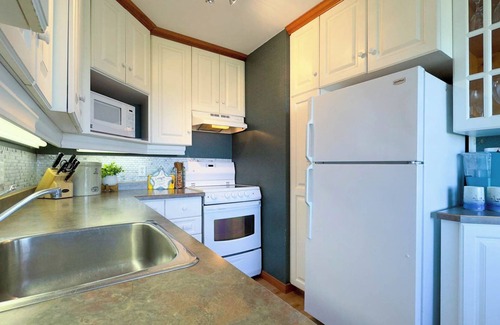 Dashwood Cabaña | Blue Haven-Lakefront, Sunset Deck, private stairs