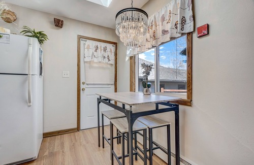 Colorado Springs Casa | Blue Haven Getaway-Cozy 1 habitación 1 baño-Ivywild Neighborhood-Hiking-Pet Friendly
