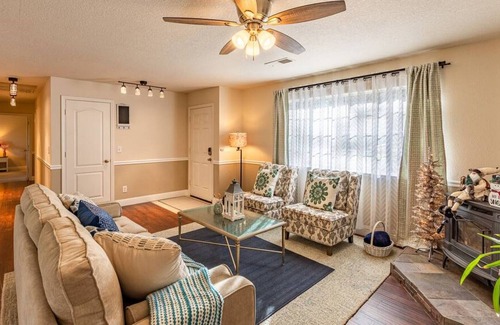 Oakhurst Casa | Blue Haven Ranchhouse-8 Miles from Bass Lake
