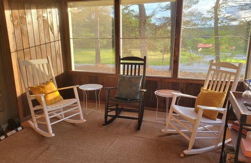 Narrowsburg Casa | Blue Haven w/EV Charger. Close to all that Narrowsburg has to offer!