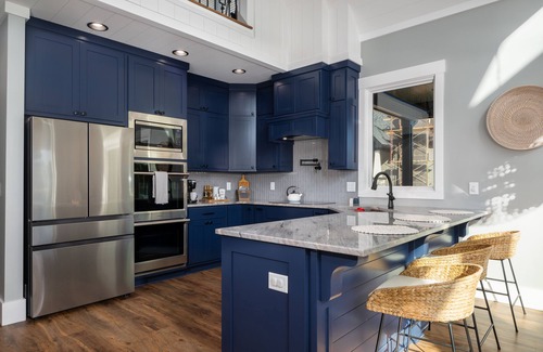 Lake Norman of Catawba Casa | Blue Heron by AvantStay | Lakefront, Dock, Pool, Theater | Sleeps 22