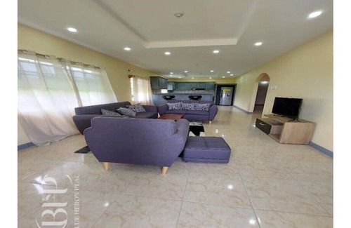 Buccoo Apartamento | Blue Heron Place: Large Home Style Rental Unit:5 Minute Drive To Popular Beaches