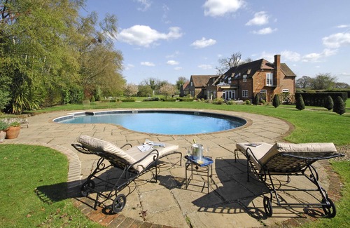 Maidensgrove Casa | Blue Hills - Heated Pool, hot Tub, Cinema Room