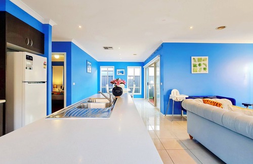Mernda Casa | Blue Home/Comfy/Peaceful/3B House/Train Station/Parks/Sports