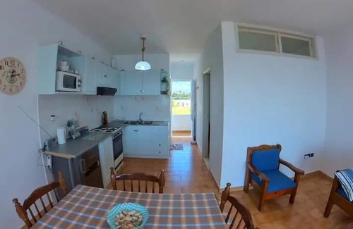 Haraki Apartamento | Blue House Beach Apartment - Sleeps 4 & Balcony