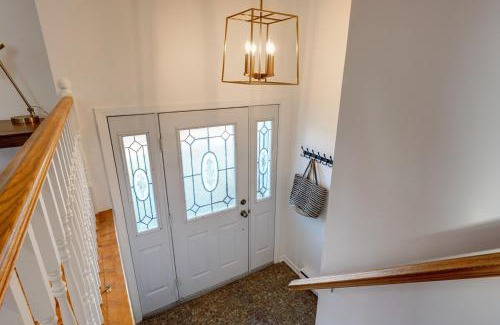 Mont-St-Hilaire Apartamento | Blue House on the River