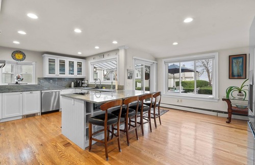 Westbrook Center Casa | Blue House - Steps from the Beach