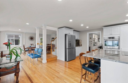 Westbrook Center Casa | Blue House - Steps from the Beach