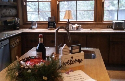 Blue Jay Casa | Blue Jay Lake House