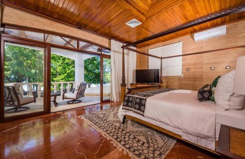 Tamarindo Villa | Blue Jewel Oceanfront Private Villa