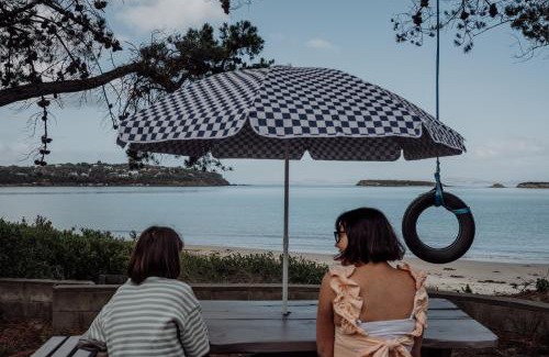 Dodges Ferry Casa | Blue Lagoon Beach House - Absolute Beachfront!