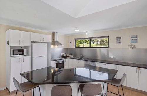 Falmouth Casa | Blue Lagoon Coastal Retreat - Falmouth