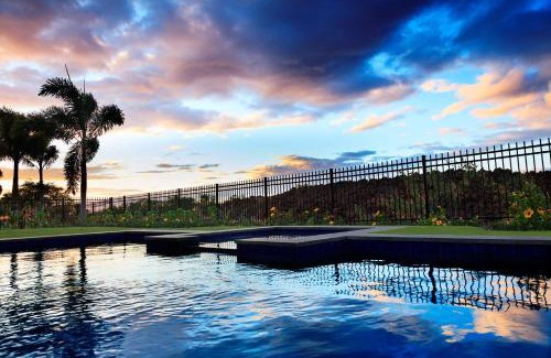 Kamuela Casa | BLUE LAGOON Single Level 4BR KaMilo Home with Pool and Cottage