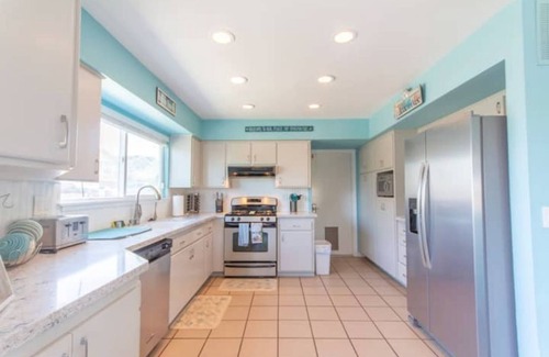 Callender Casa | Blue Laguna Landing