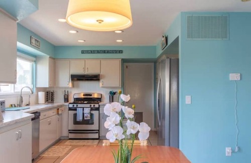 Callender Casa | Blue Laguna Landing