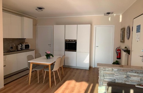 Lovere Apartamento | Blue Lake