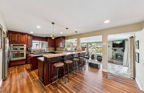 Tahoe Keys Casa | Blue Majestic: Tahoe Keys Waterfront 5BR Lake Tahoe Rental